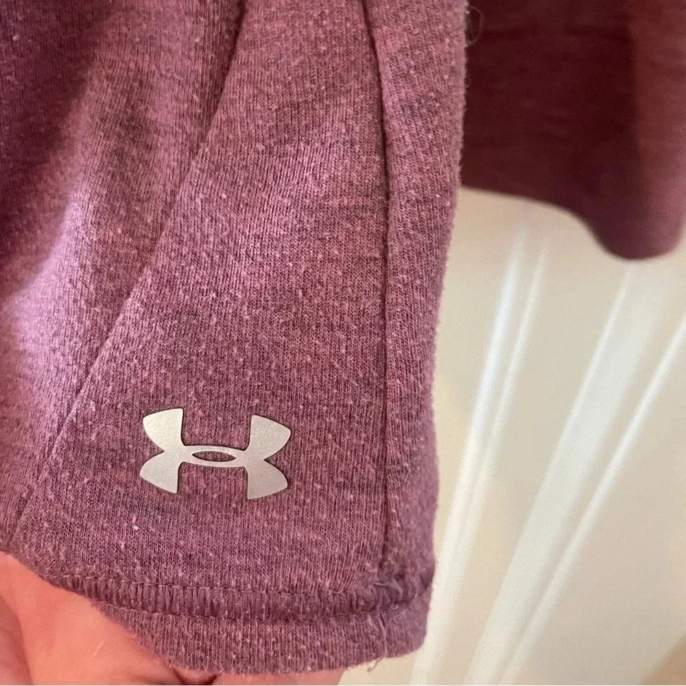 UNDER ARMOUR youth XL fitted